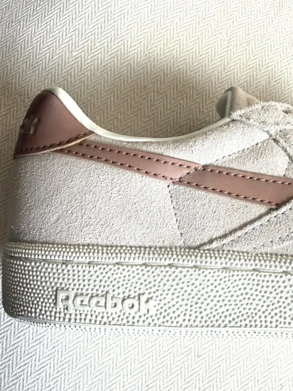 Reebok Club C Grounds UK Beige Pink Clay Women's Suede Sneakers Size 8.5 NWT